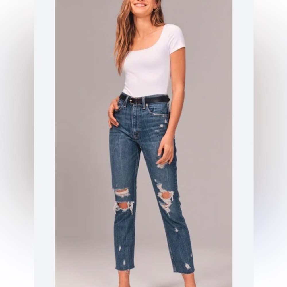 Abercrombie The High Rise Mom Jean Distressed Size 25 Cotton